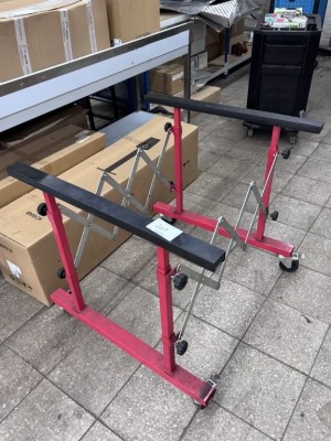 1 Scherenablagebock, fahrbar